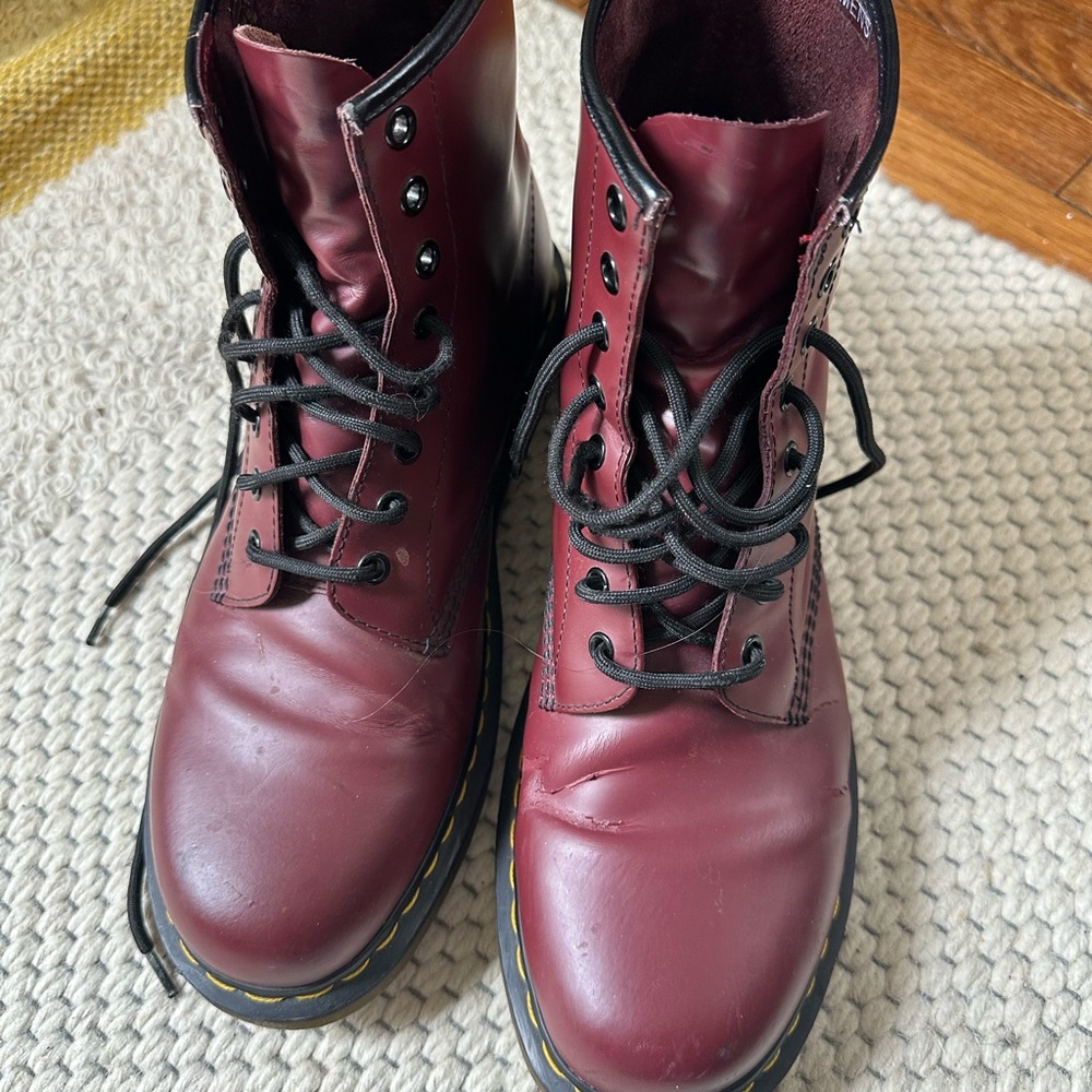 Dr marten men’s size 11 lace up boots